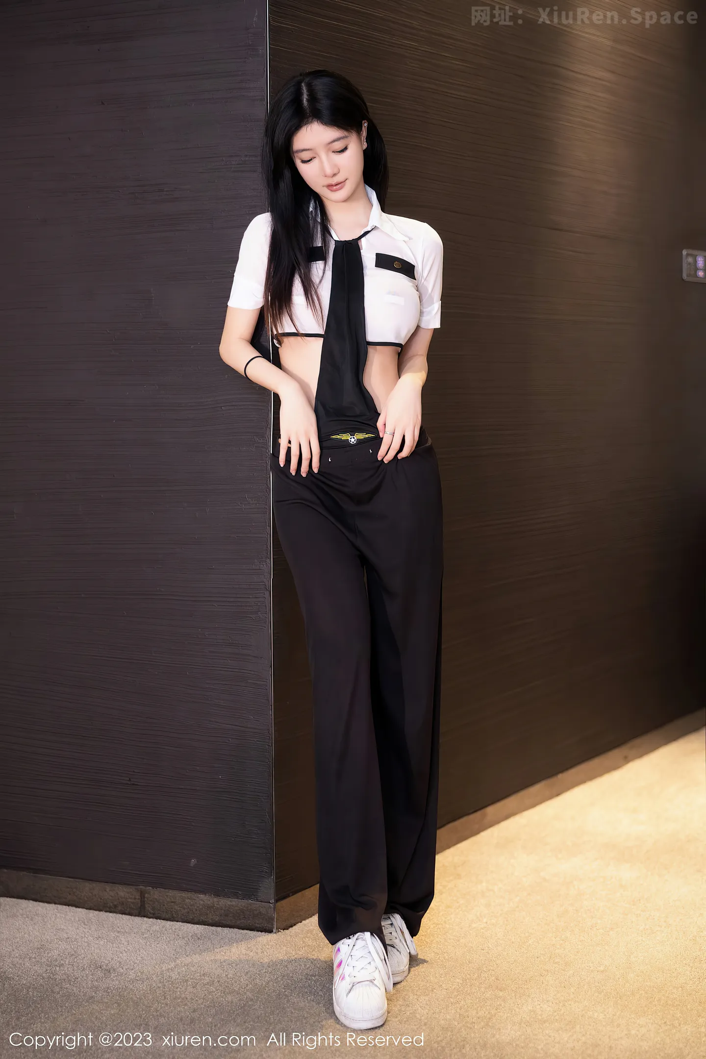 图片[3]-[XiuRen秀人网]VOL.7159 模特幼幼性感白色上衣配黑色长裤露丁字裤秀翘臀美腿诱惑写真83P-秀人网官方网站